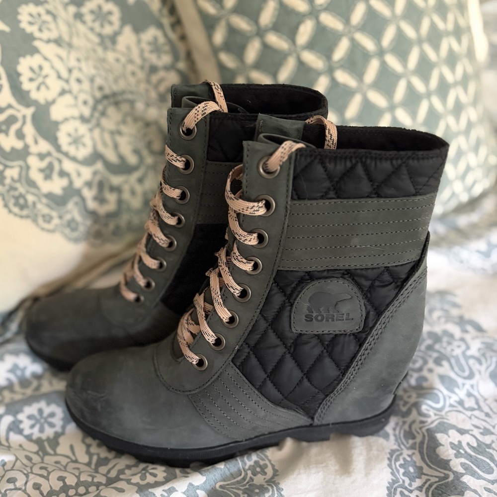 Sorel Lexi Wedge Waterproof Boots - Dark Slate 9.5